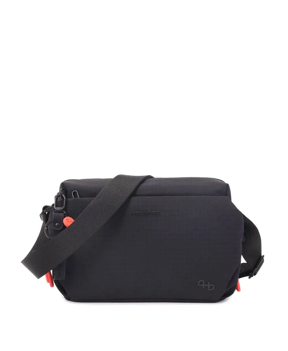 תיק קטן אלכסון לנשים חברת הדגרין דגם KOSHO בד שחור