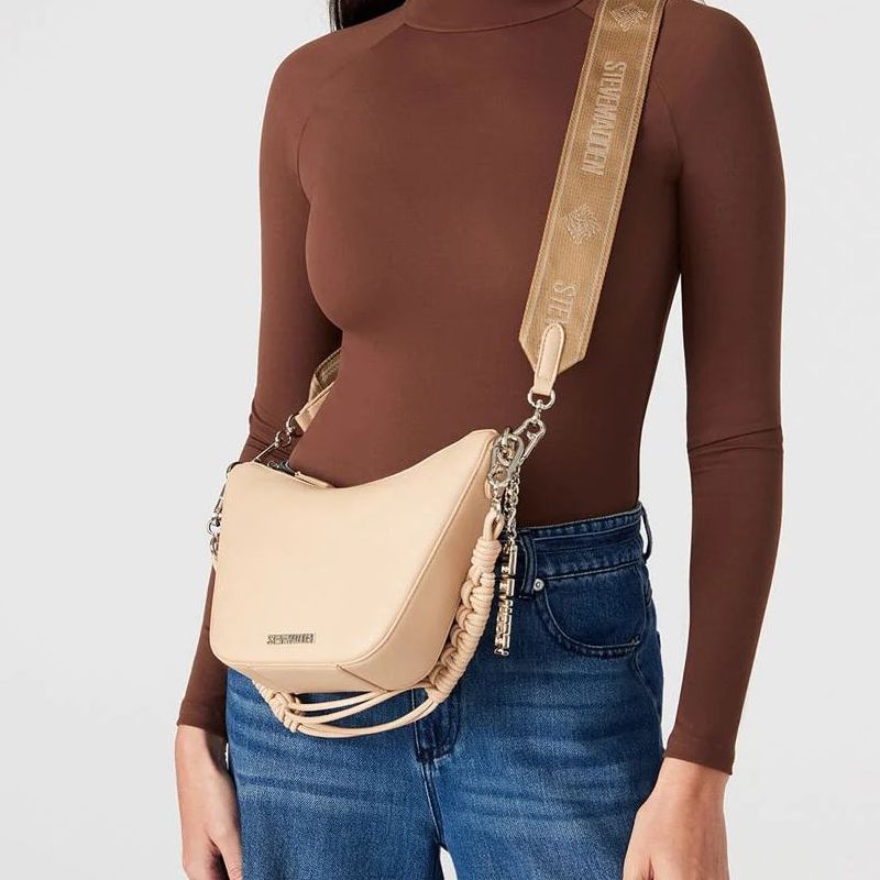 להשלמת הלוק תיק גוף אלכסוני