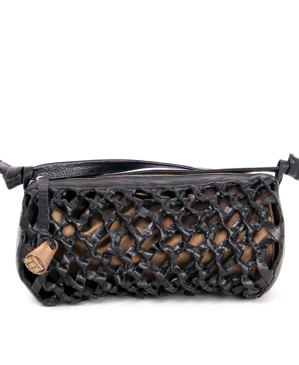 תיק מארוט קלוע לרוחב עם רוכסן – עור שחור בעיצוב אורית לבנת | ONE ONE FIVE