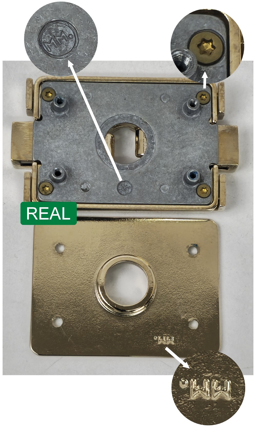 תיק מקורי - אבזם של שאנל מבט מבפנים לחותמות מקוריות