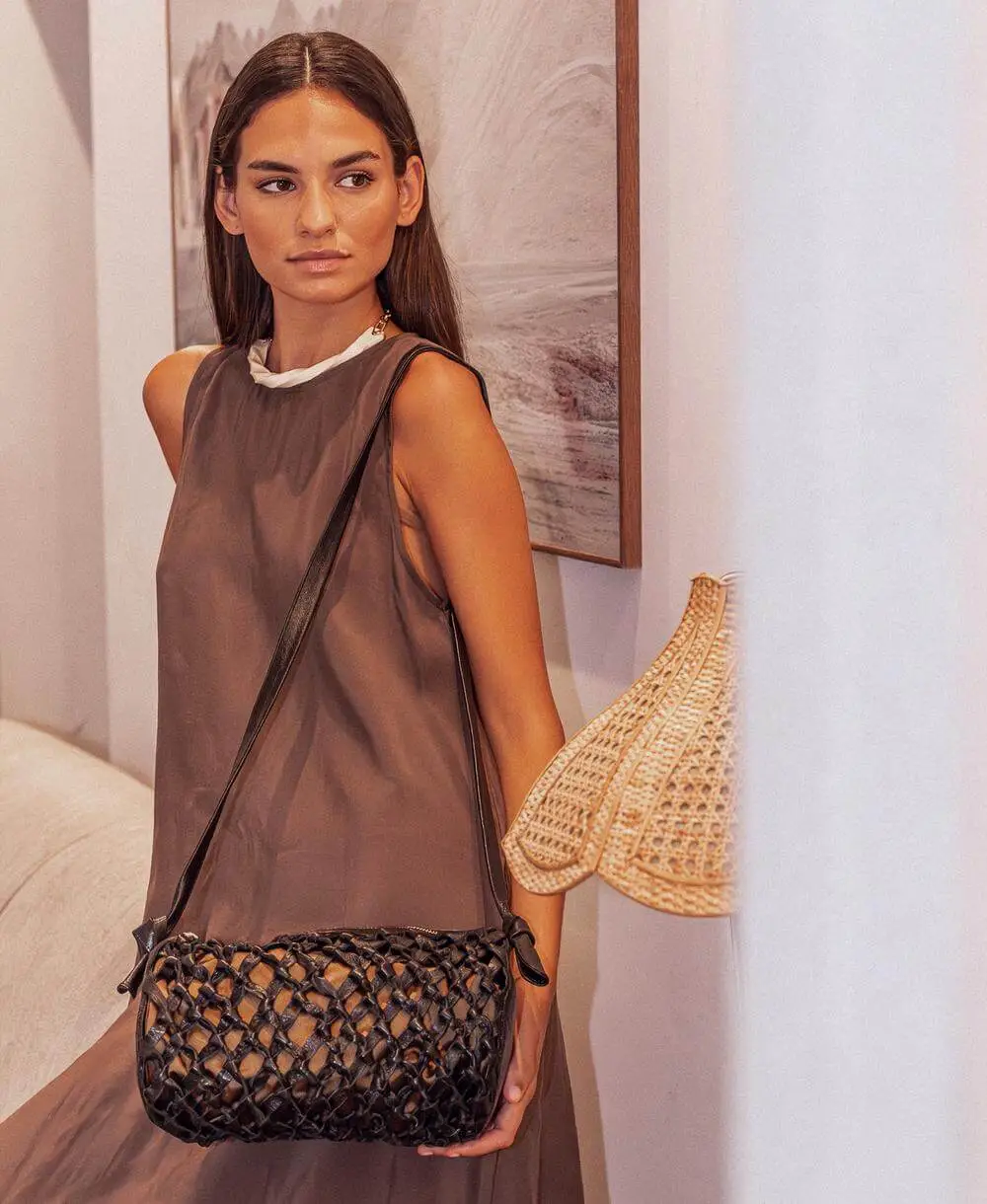 תיק מארוט קלוע עור שחור | ONE ONE FIVE – תמונה 2