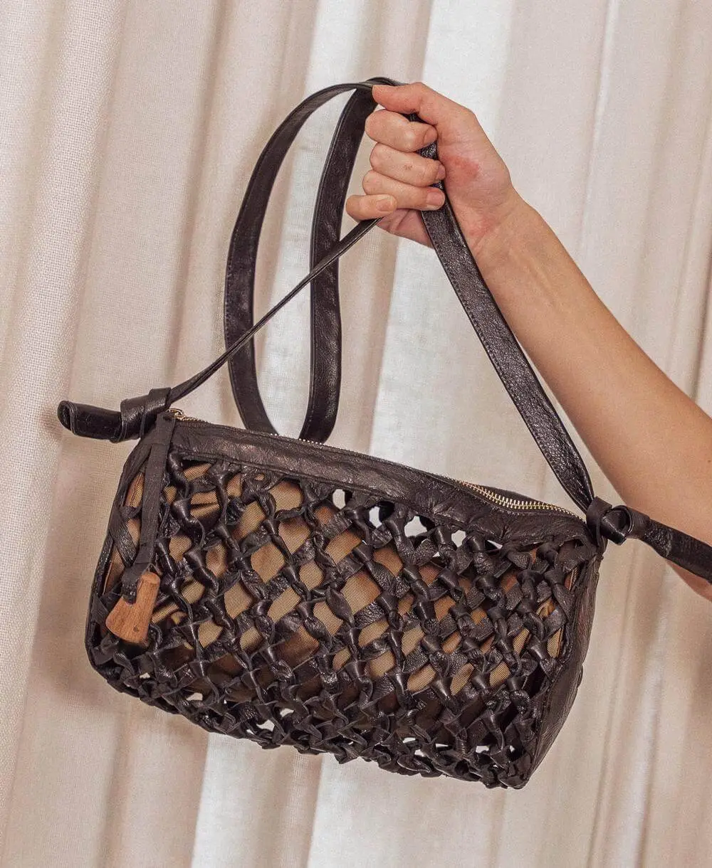 תיק מארוט קלוע עור שחור | ONE ONE FIVE – תמונה 4