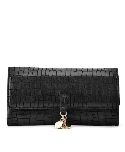 ארנק עור לנשים בעיצוב נטע שדה בצבע שחור עם טקסטורת ריבועים ותליון מוזהב