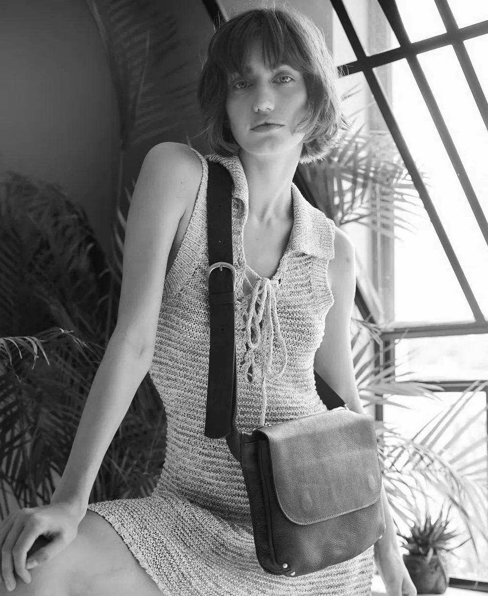 תיק לנשים נטע שדה כרם גדול דוגמנית