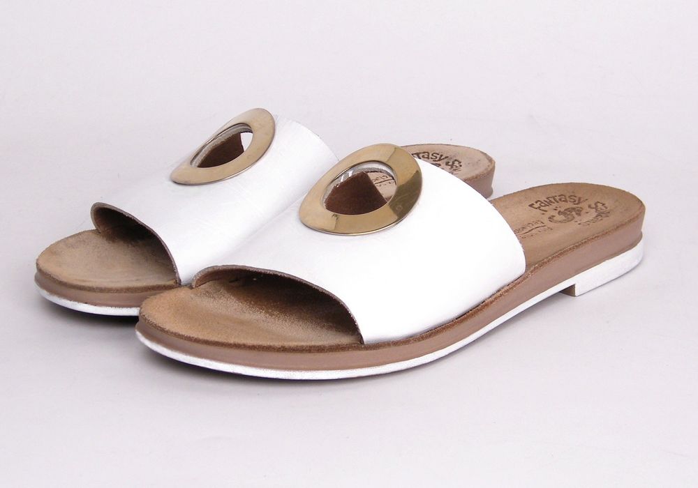 כפכפי עור אחרי שיוף וצביעה – תוצאה אחידה ולבנה