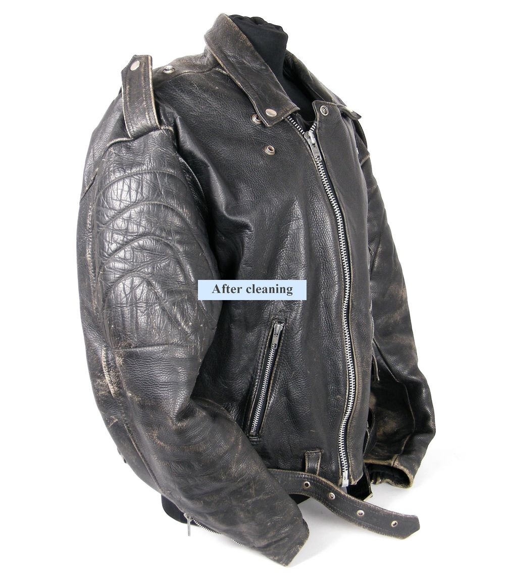 מעיל עור Harley-Davidson וינטג’ משנות ה־80 צילום צד לאחר ניקוי עמוק של העור.