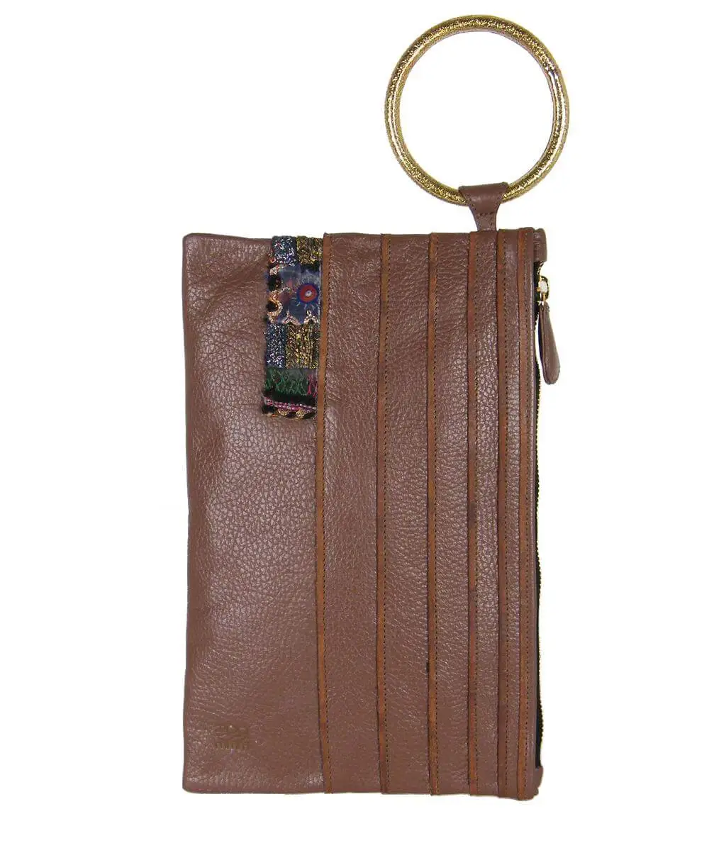 תיק מעטפה עור גוון חום מעצבת אורית לבנת דגם דהן (1)