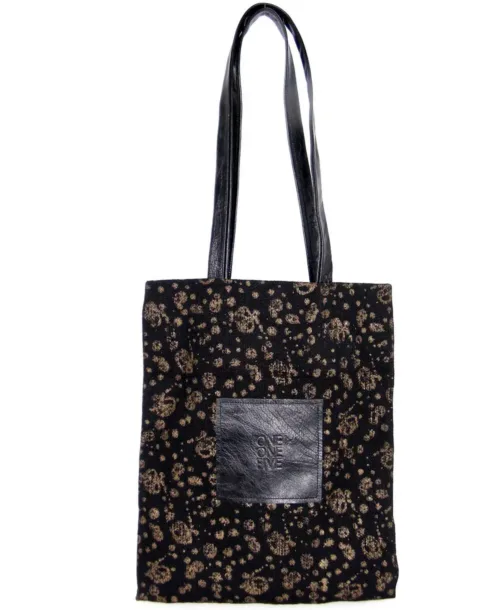 תיק קאלאקר לנשים שחור עם הדפס זהב ולוגו ONE ONE FIVE