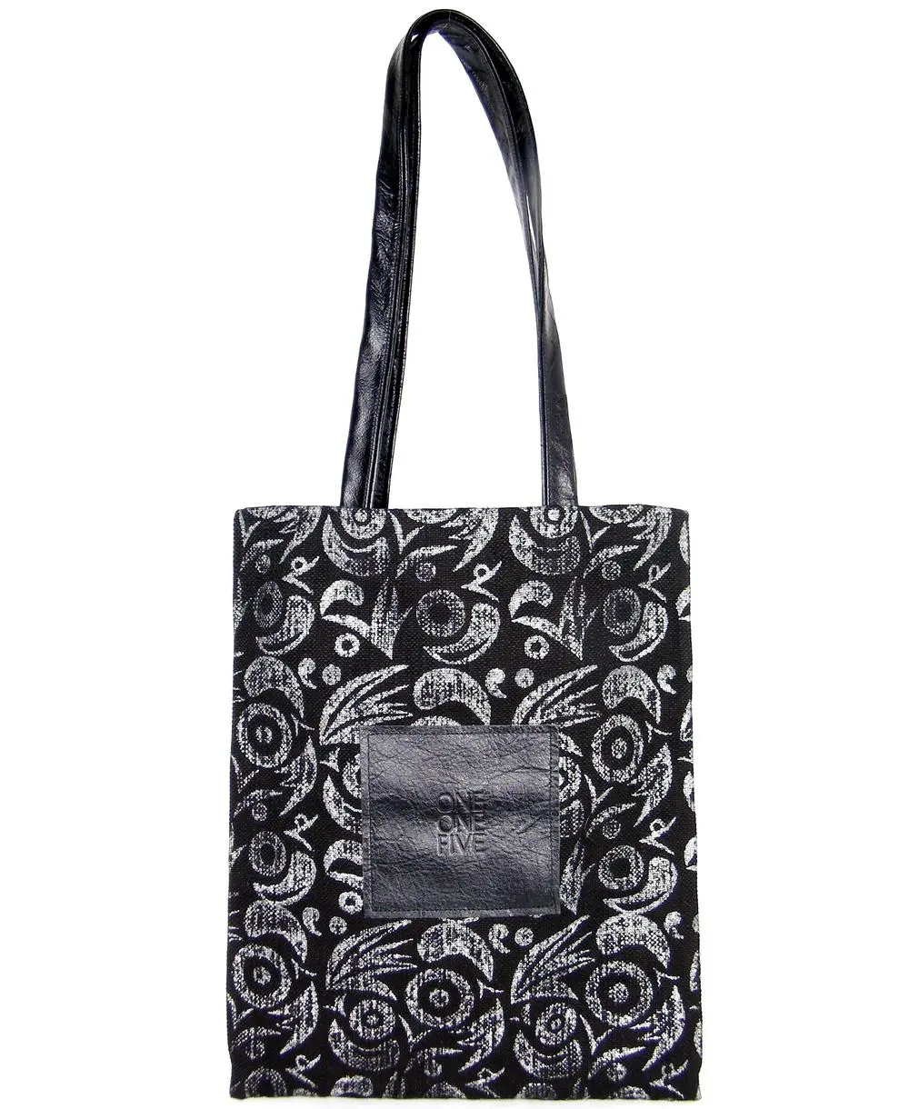 תיק קאלאקר לנשים שחור עם הדפס כסף ולוגו עור ONE ONE FIVE