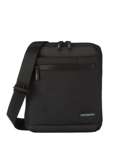 תיק צד לגבר Hedgren בצבע שחור, עם כיס קדמי עם רוכסן ורצועת כתף מתכווננת