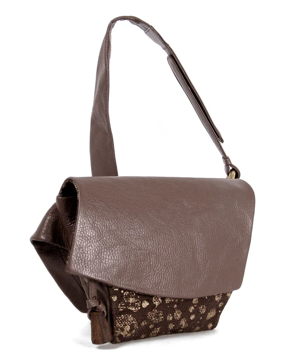 תיק פאוץ' לנשים חום אדמה | ONE ONE FIVE – תמונה 3