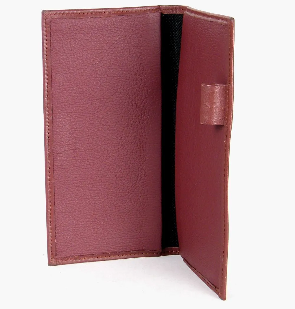 burberry-wallet-new-leather-lining-09 שיקום ארנק Burberry - פנים הארנק לאחר החלפת הבטנה – עור חדש המודבק בעבודת יד לשימוש ארוך שנים.