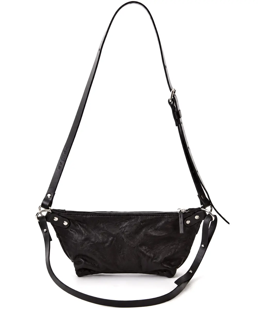 תיק אלכסוני מעור שחור OYSTER POUCH בעיצוב נועם מויאל