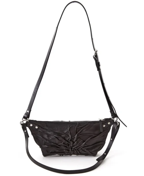 תיק אלכסוני מעור שחור TEXTURED POUCH בעיצוב נועם מויאל