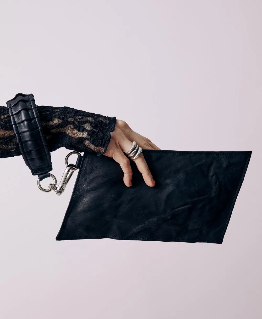 תיק ערב מעור OYSTER CLUTCH שחור | Noam Design – תמונה 2