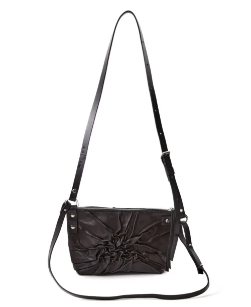 תיק צד מעור שחור TEXTURED CROSSBAG בעיצוב נועם מויאל