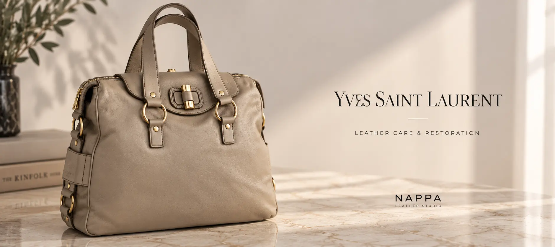 תיק עור איב סן לורן YSL לאחר טיפול מקצועי להזנת העור, הברקת אבזמי הזהב והגנה על העור בסטודיו NAPPA